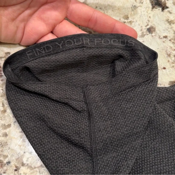 Men’s Lululemon shirt - Picture 8 of 8